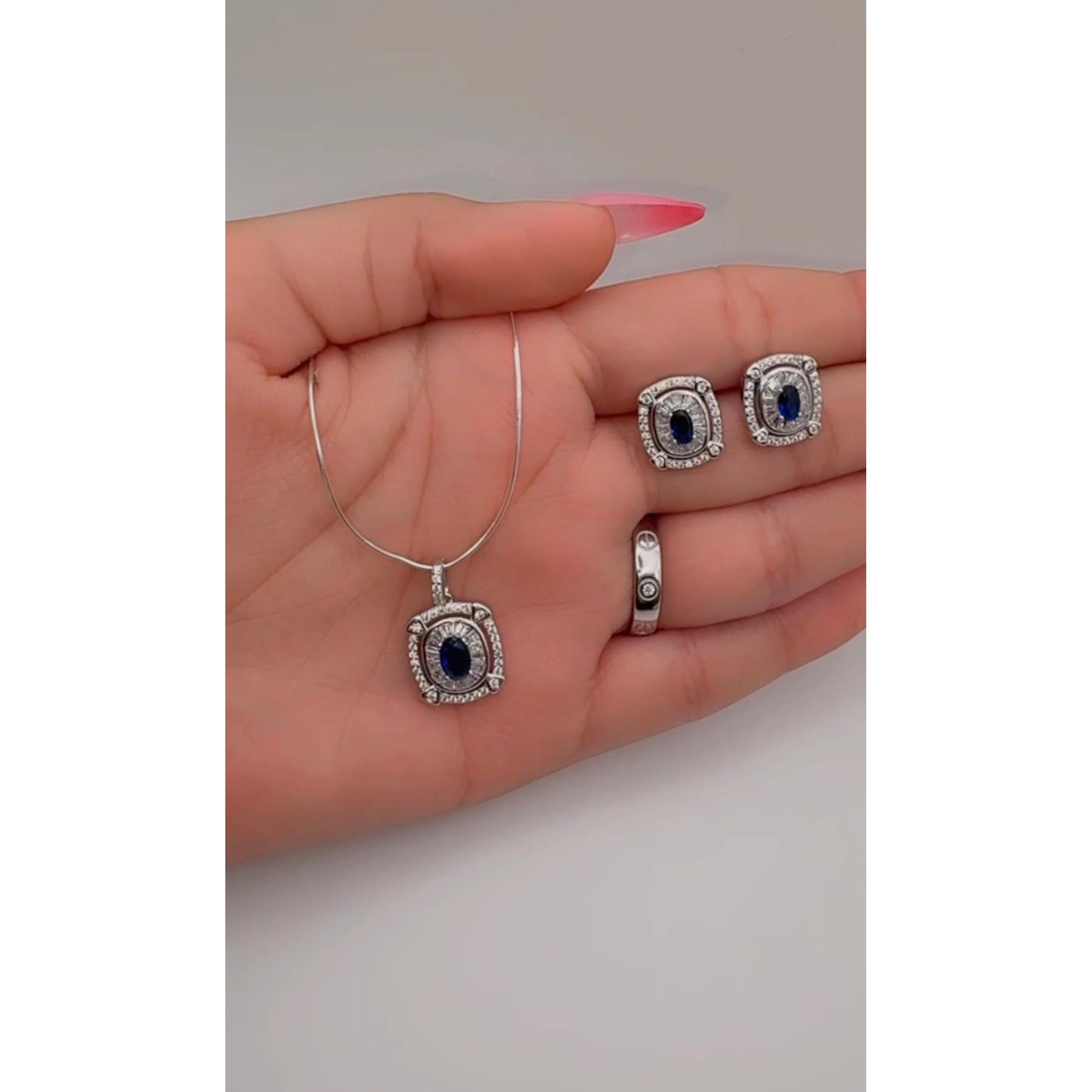 š Elegant Silver Pendant Set ā Blue Sapphire Necklace & Earrings āØ